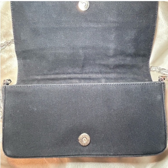 Beautiful Chanel Vintage CC Logo Chocolate Bar Pochette . ๐โค๏ธ๐ค - Picture 4 of 10